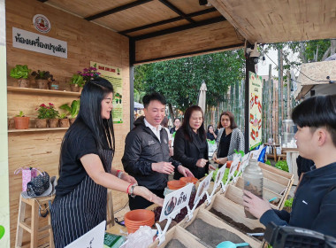 🐬ร่วมกิจกรรมและเป็นพิธีกรบูธกิจกรรม กระทรวงเกษตรและสหกรณ์ ... พารามิเตอร์รูปภาพ 11