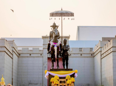🌟เข้าร่วมงานรัฐพิธีเนื่องในวันพระบาทสมเด็จพระพุทธยอดฟ้าจุฬาโลกมหาราช และวันที่ระลึกมหาจักรีบรมราชวงศ์ 📍ณ พระบรมราชานุสาวรีย์พระบาทสมเด็จพระพุทธยอดฟ้าจุฬาโลกมหาราช อำเภอเมืองพิษณุโลก จังหวัดพิษณุโลก ... พารามิเตอร์รูปภาพ 1