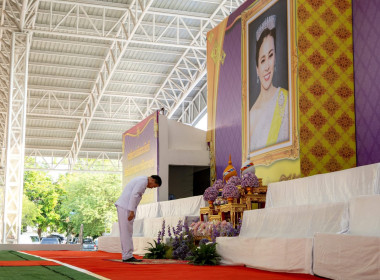 ✨💜พิธีทำบุญตักบาตรพระสงฆ์และสามเณร กิจกรรมเฉลิมพระเกียรติ ... พารามิเตอร์รูปภาพ 1